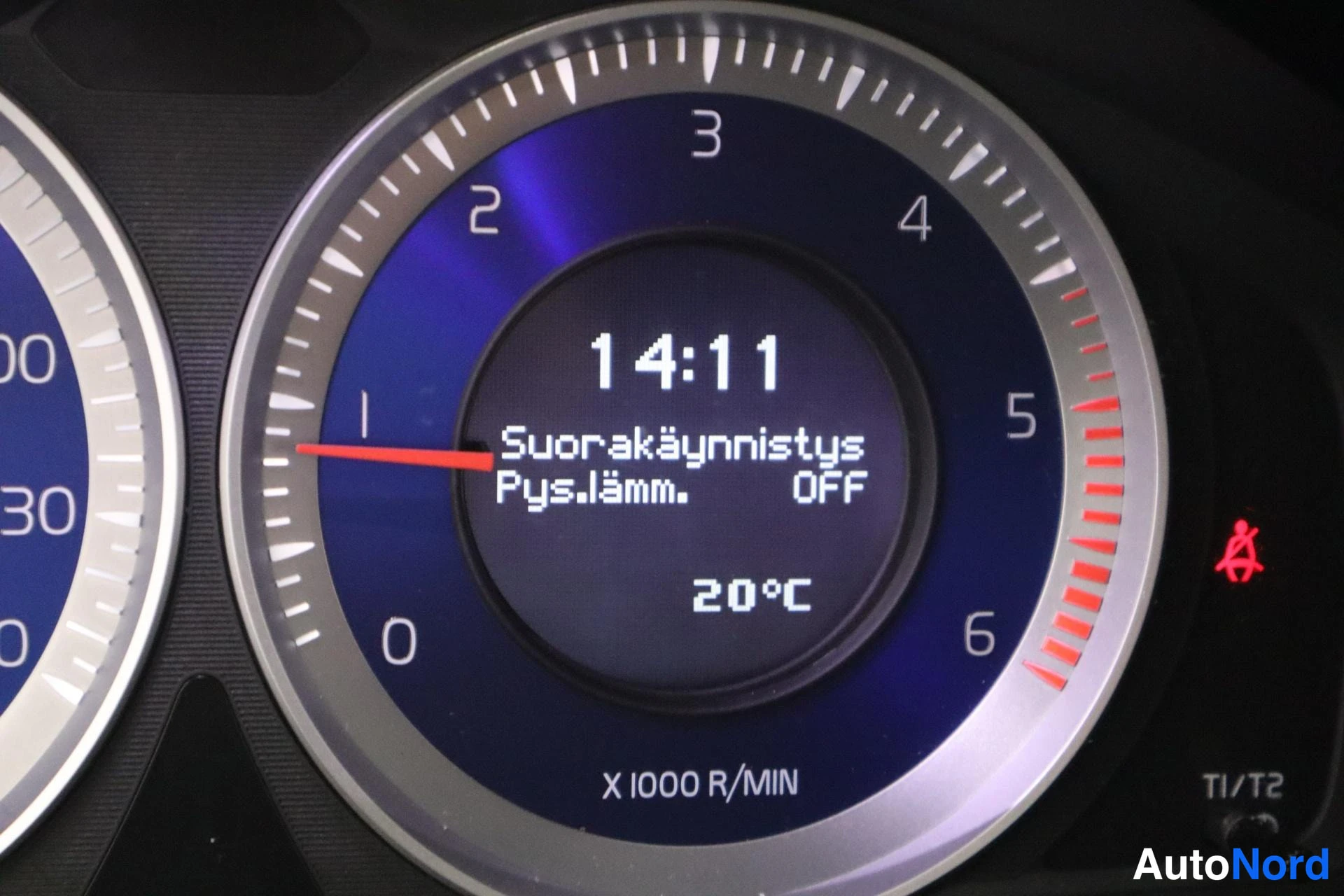 Harmaa Volvo V70 2013, kuva 35