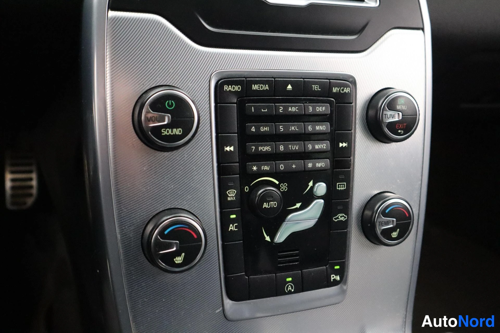 Harmaa Volvo V70 2013, kuva 20