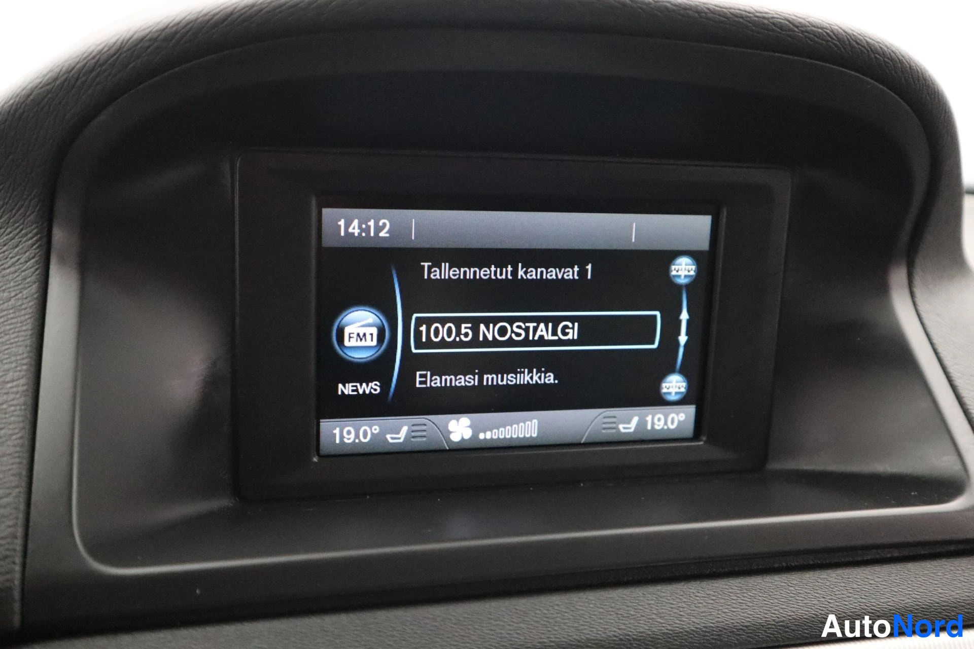 Harmaa Volvo V70 2013, kuva 22