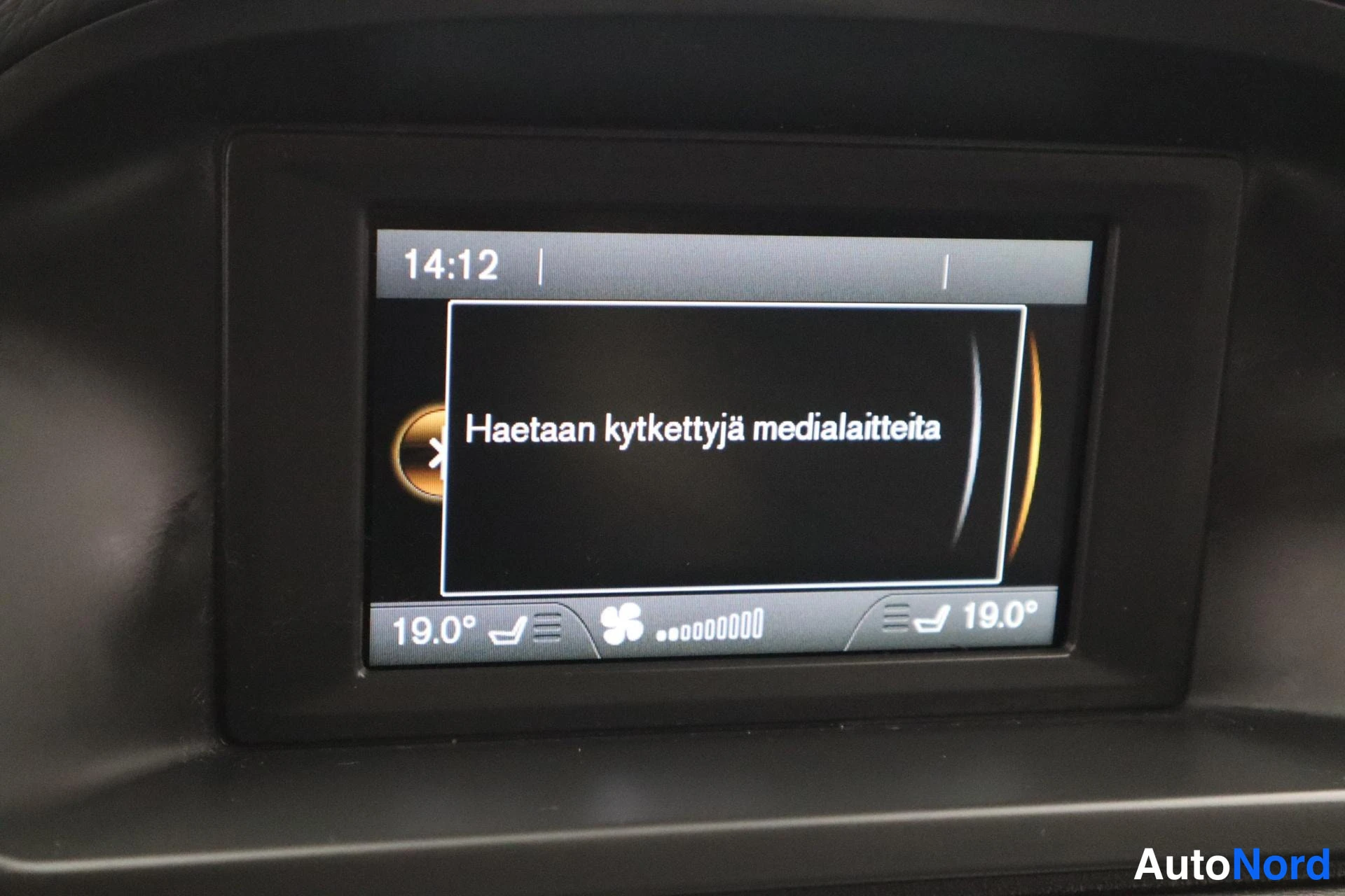 Harmaa Volvo V70 2013, kuva 24
