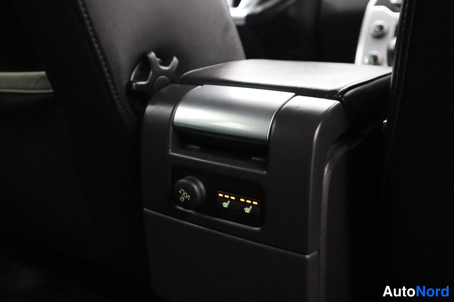 Harmaa Volvo V70 2013, kuva 27