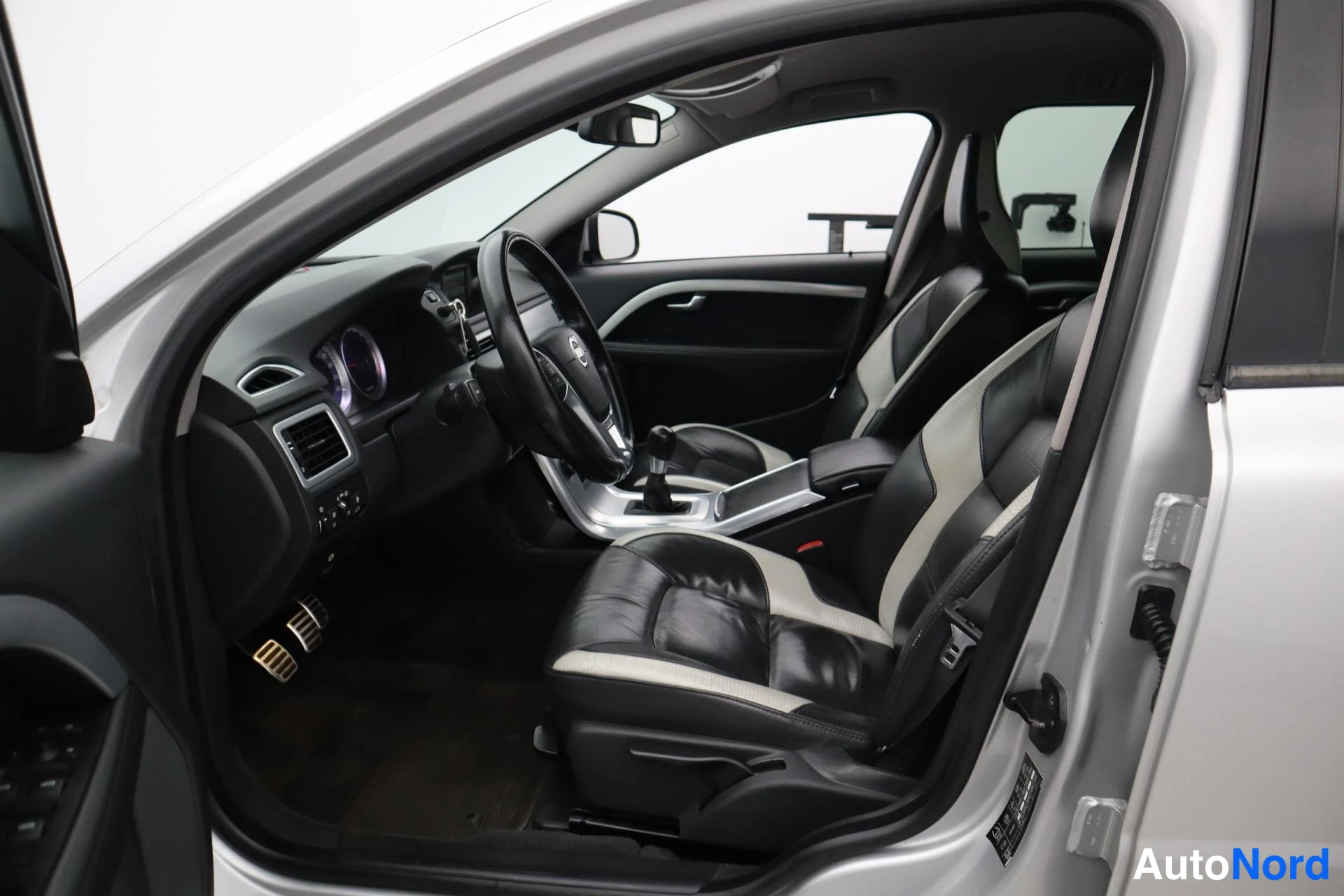 Harmaa Volvo V70 2013, kuva 12