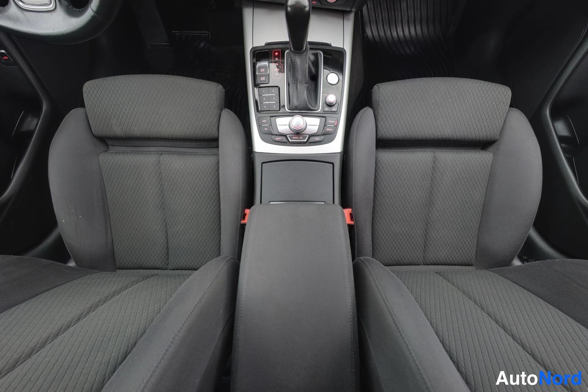 Sininen Audi A6 2015, kuva 7