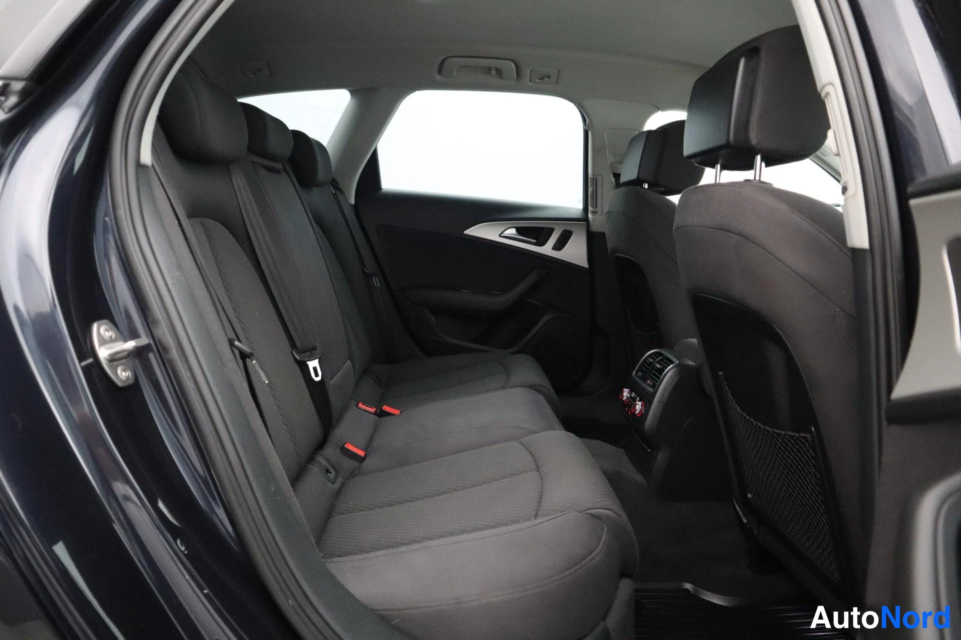 Sininen Audi A6 2015, kuva 8