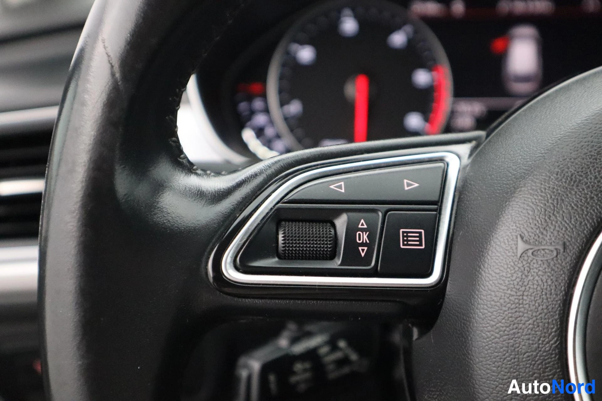 Sininen Audi A6 2015, kuva 9