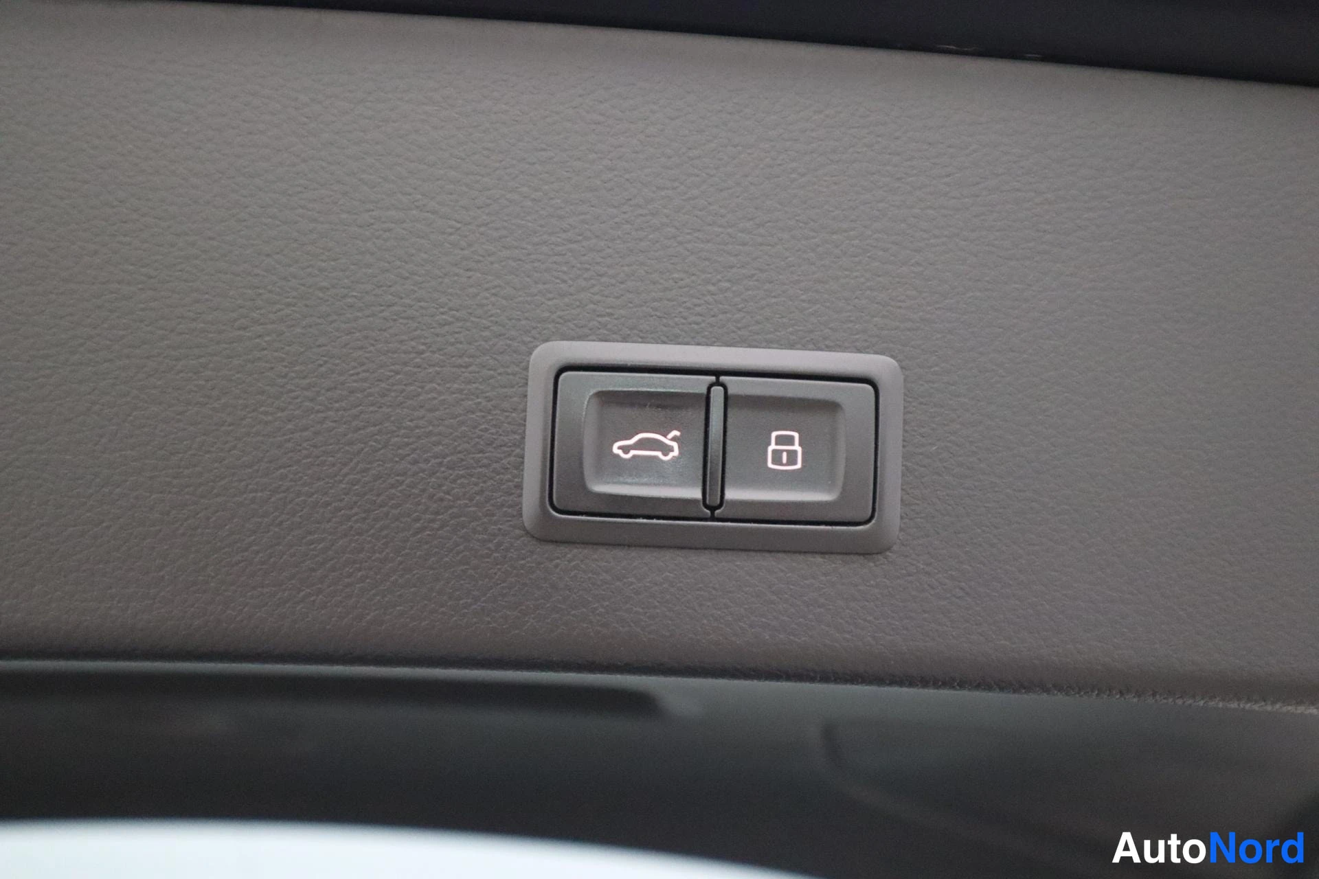 Sininen Audi A6 2015, kuva 21