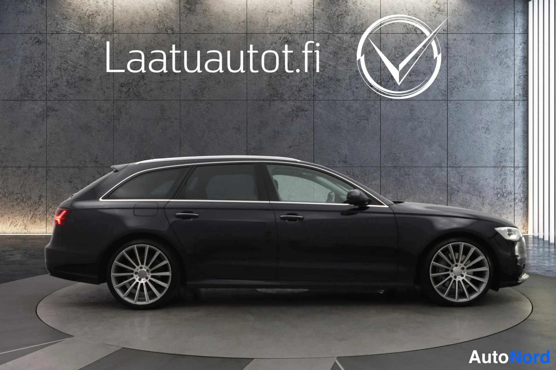 Sininen Audi A6 2015, kuva 28
