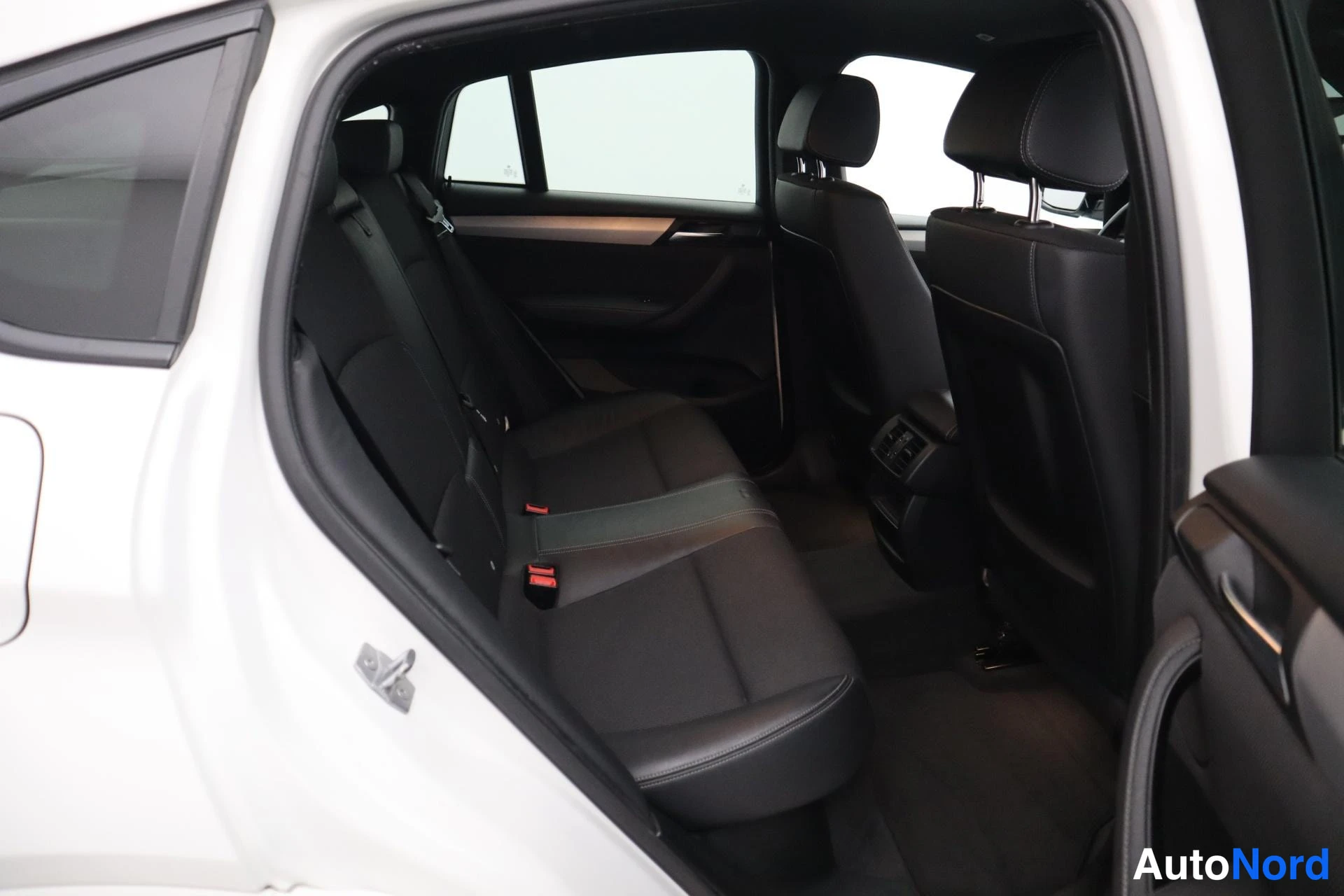 Valkoinen BMW X4 2014, kuva 16