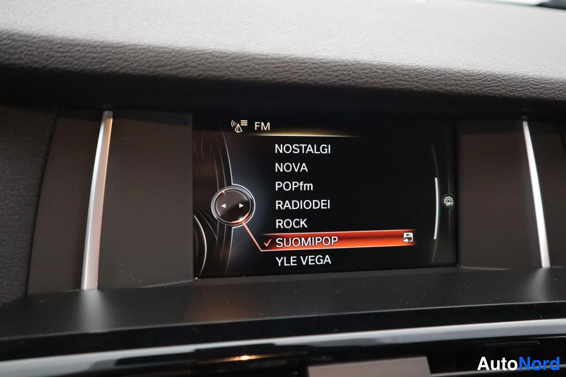 Valkoinen BMW X4 2014, kuva 26