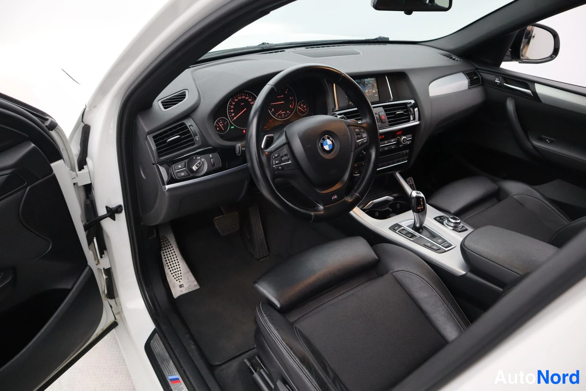 Valkoinen BMW X4 2014, kuva 11