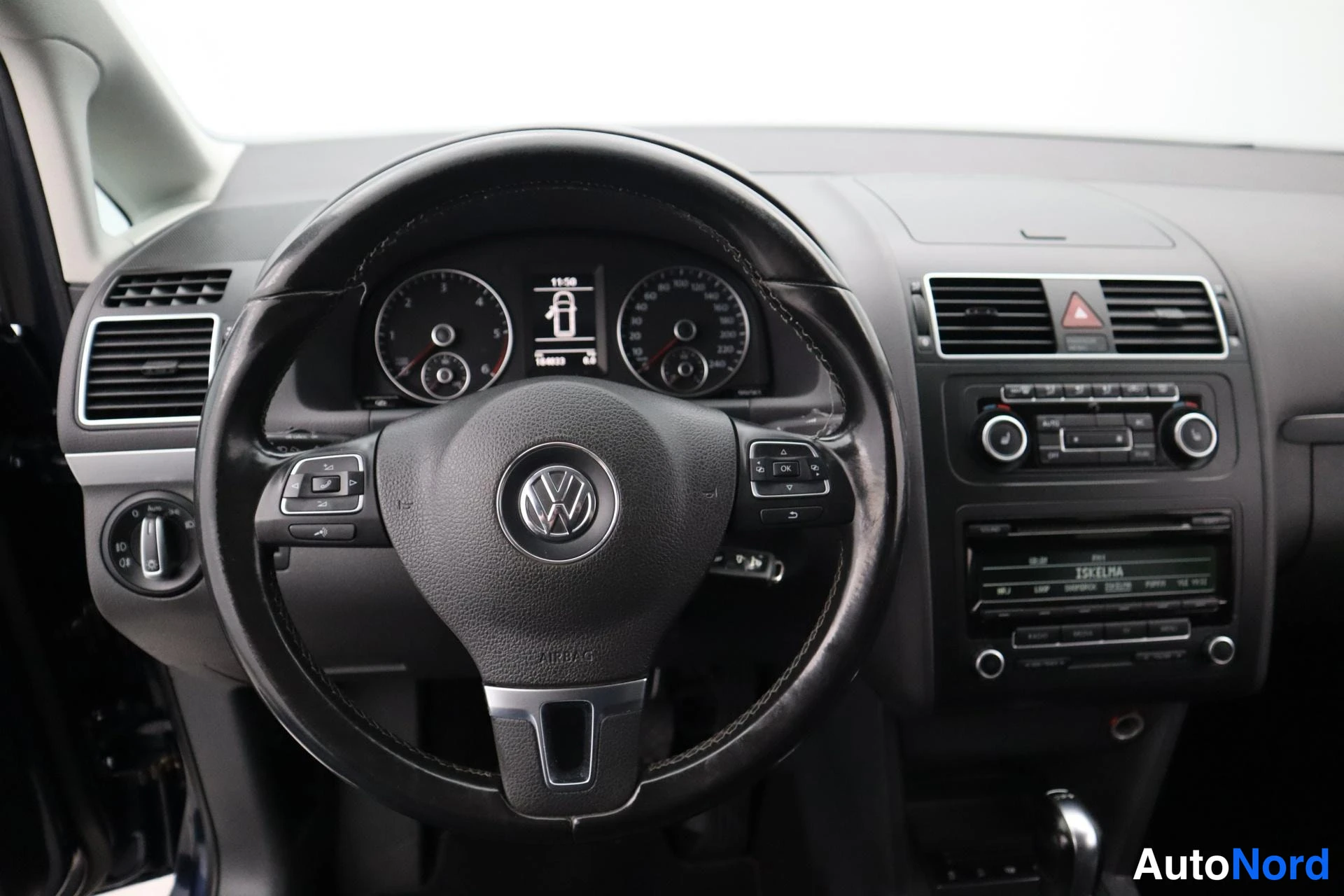 Sininen Volkswagen Touran 2012, kuva 20