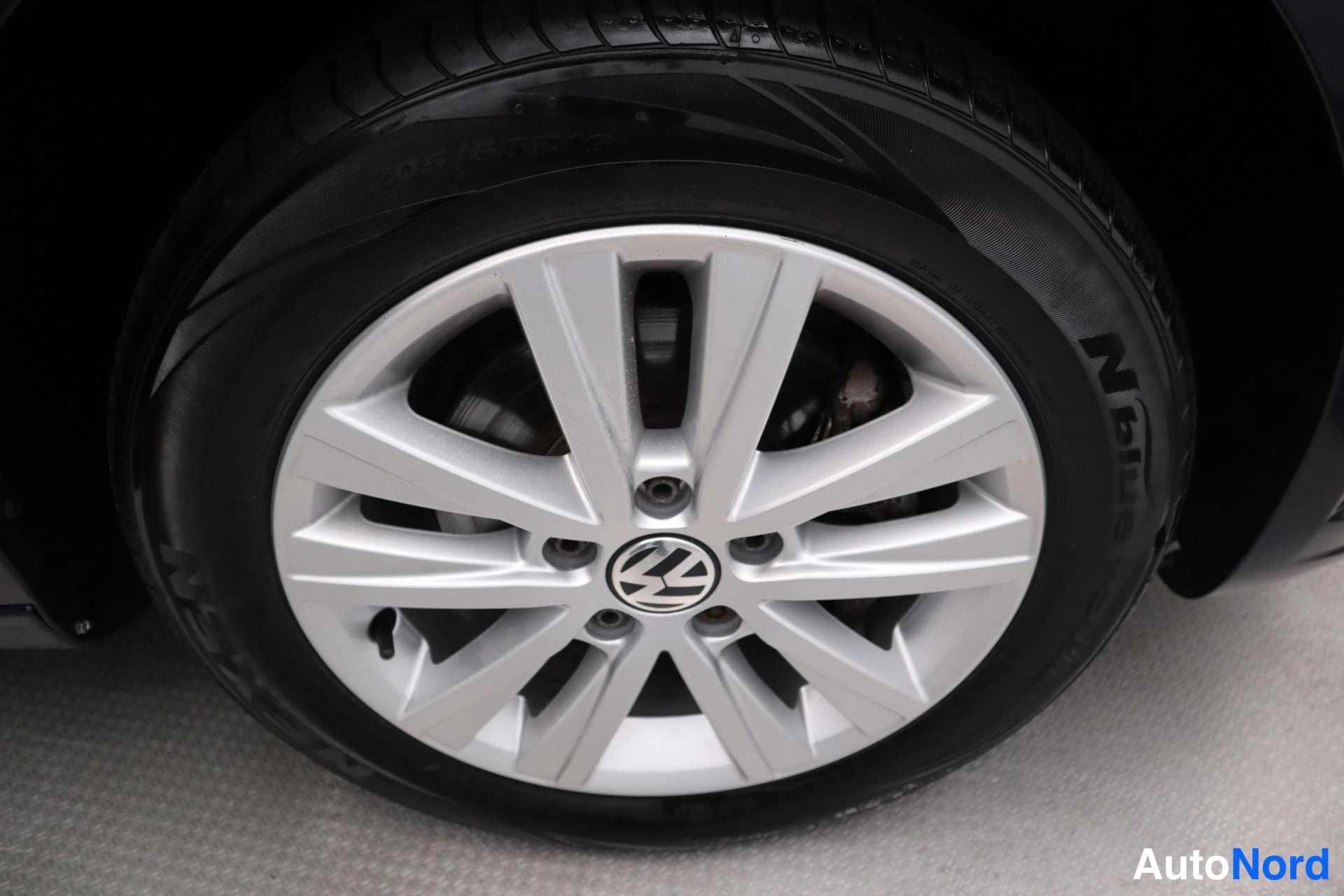 Sininen Volkswagen Touran 2012, kuva 29