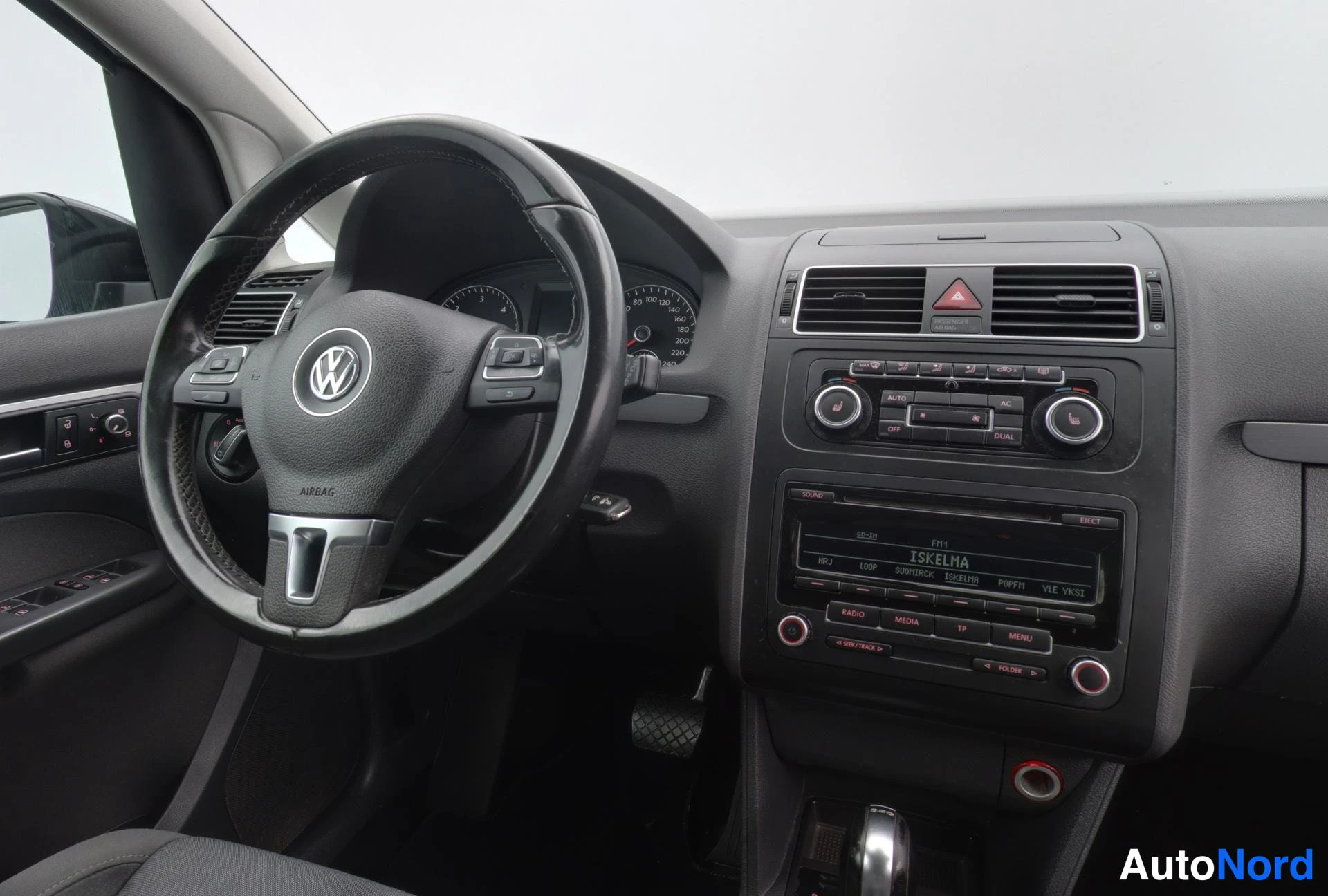 Sininen Volkswagen Touran 2012, kuva 11