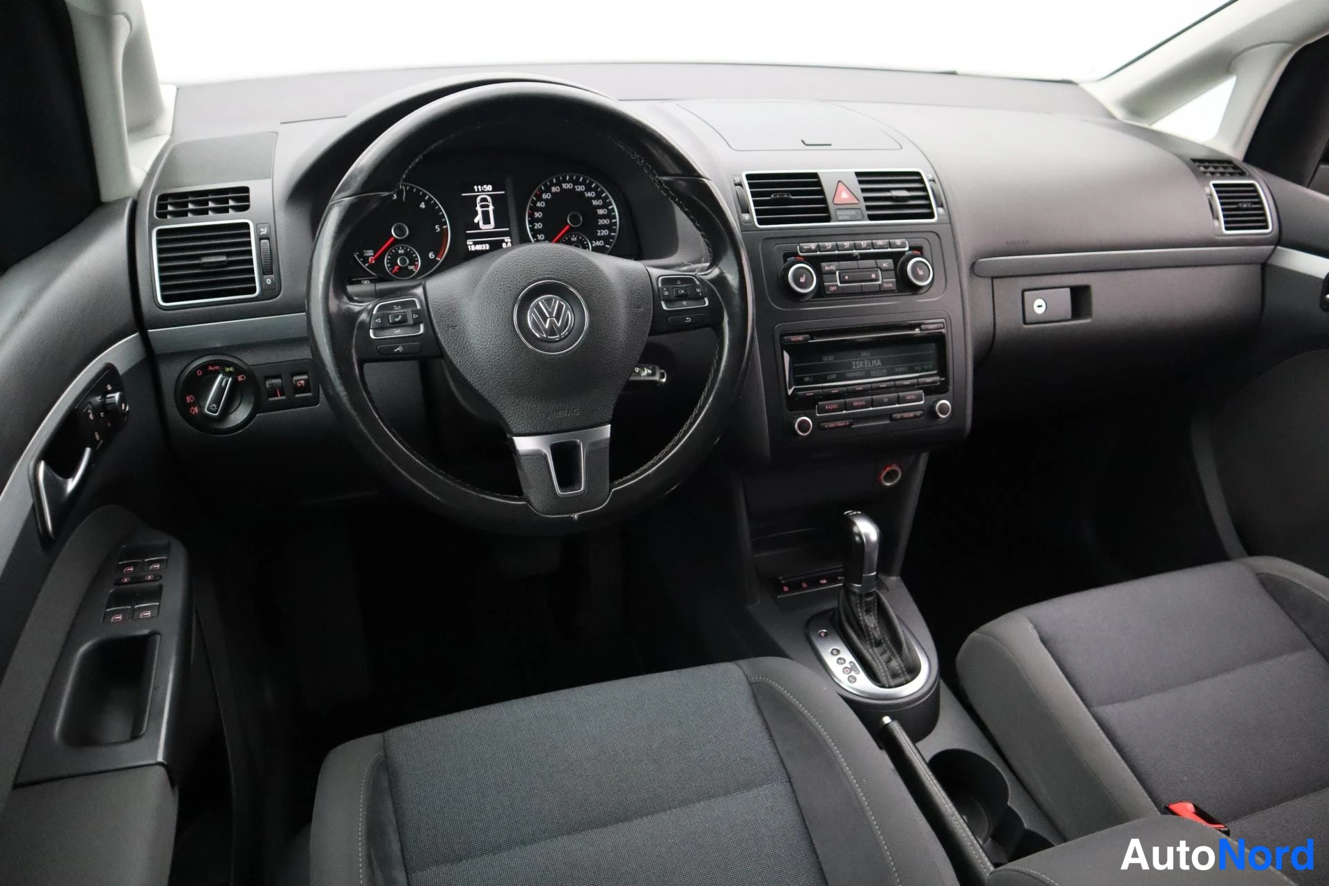 Sininen Volkswagen Touran 2012, kuva 13