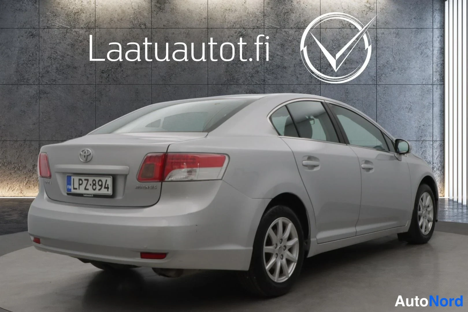 Hopea Toyota Avensis 2009, takaviisto, kuva 6