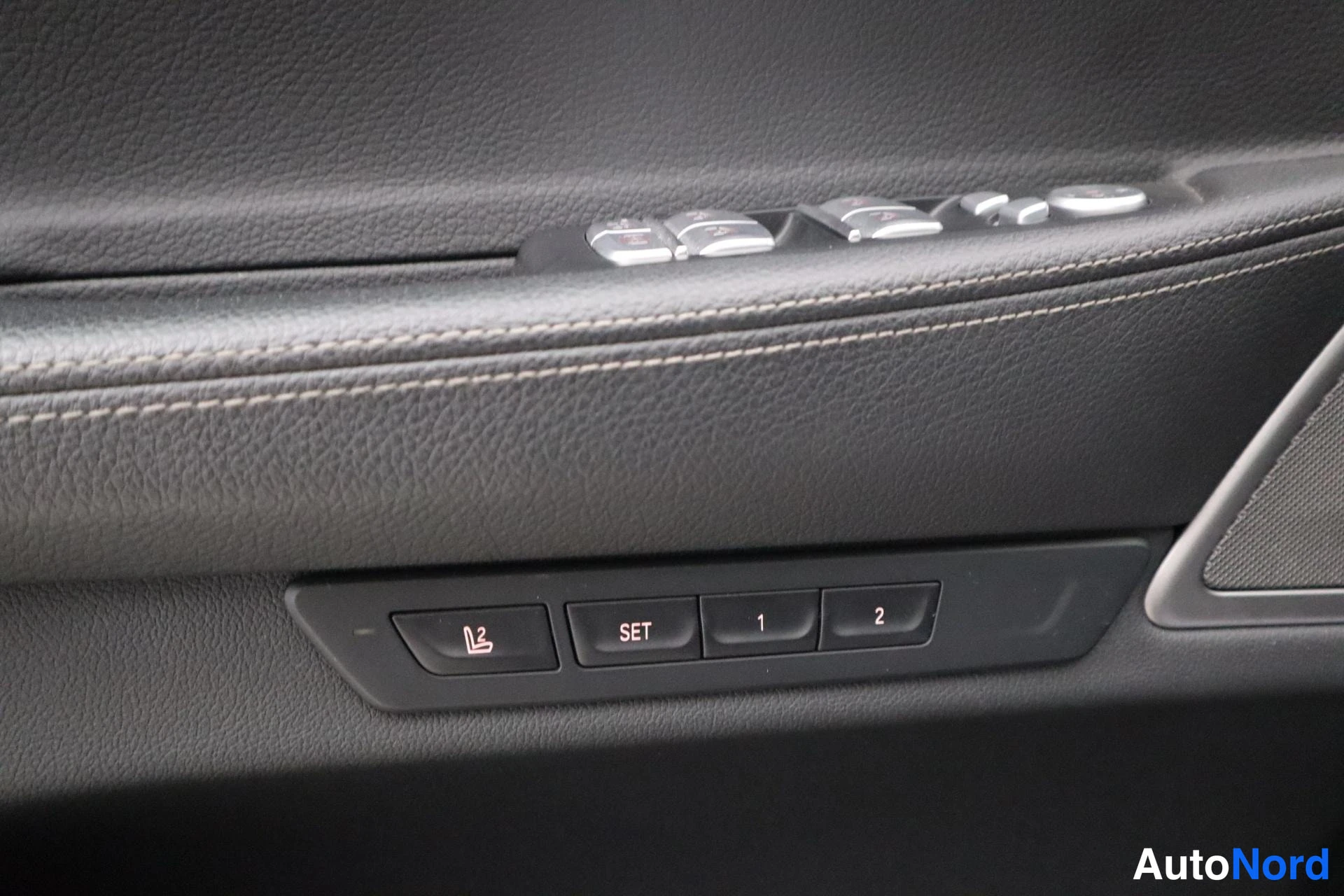 Musta BMW 740 2019, kuva 11