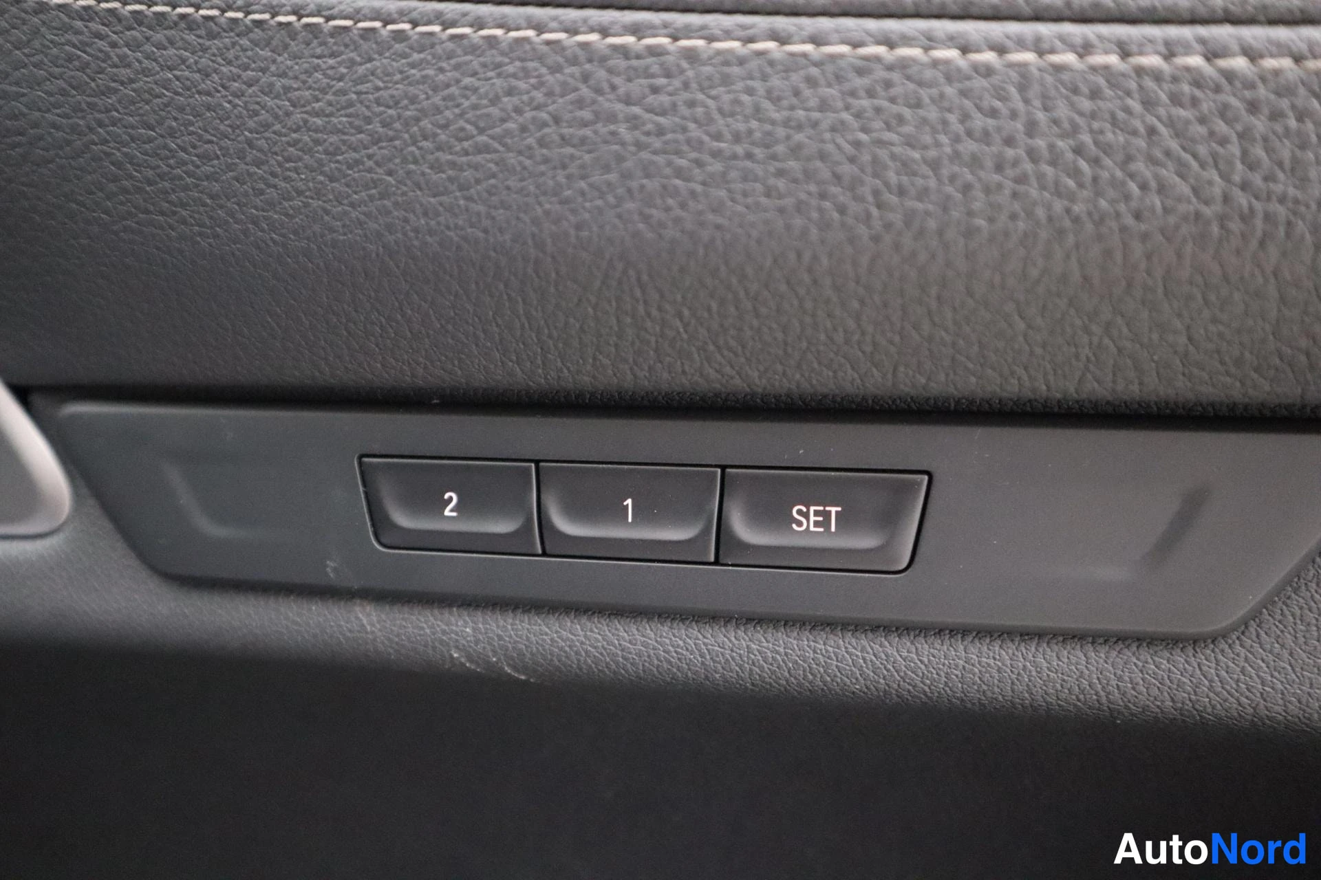Musta BMW 740 2019, kuva 15