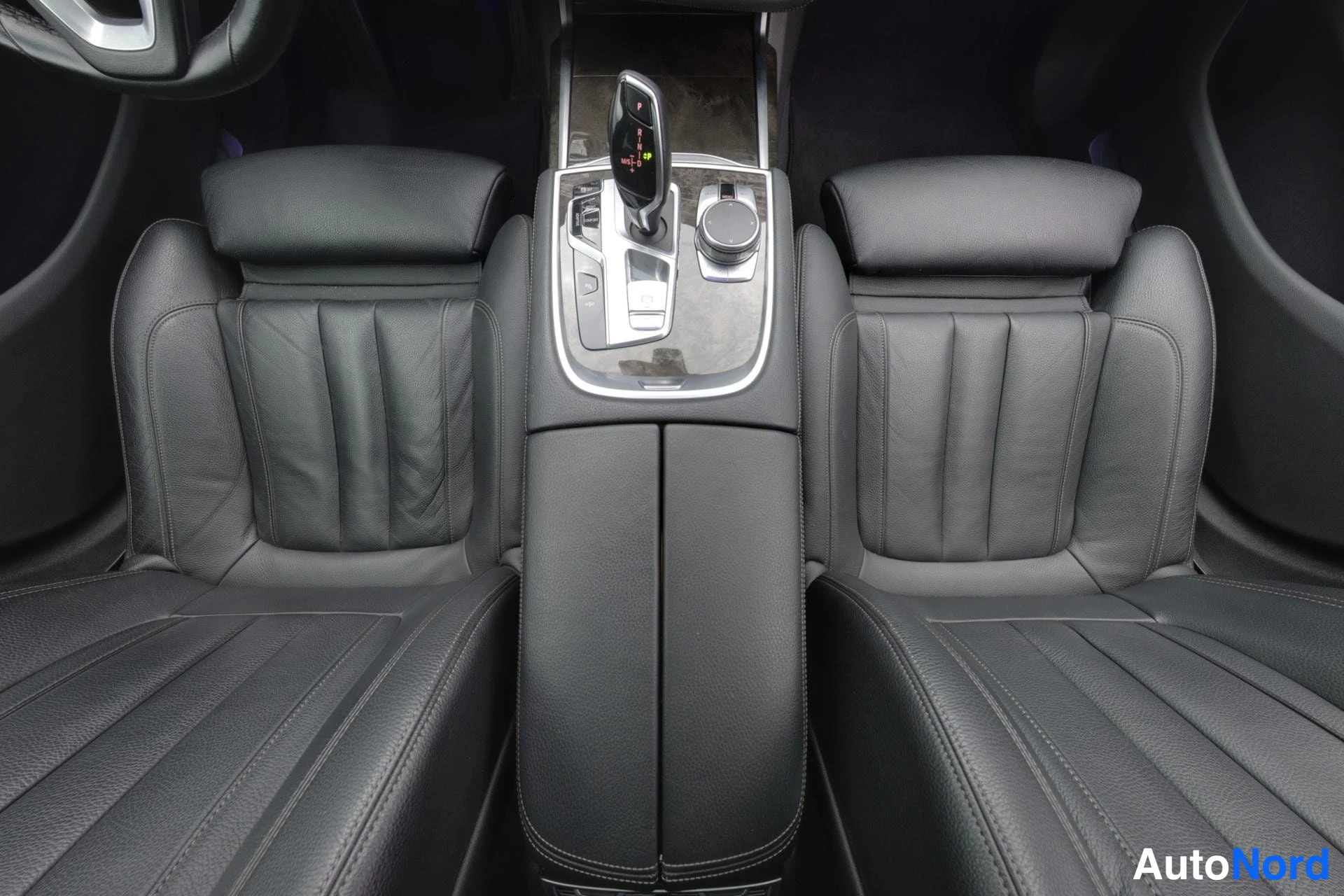 Musta BMW 740 2019, kuva 16
