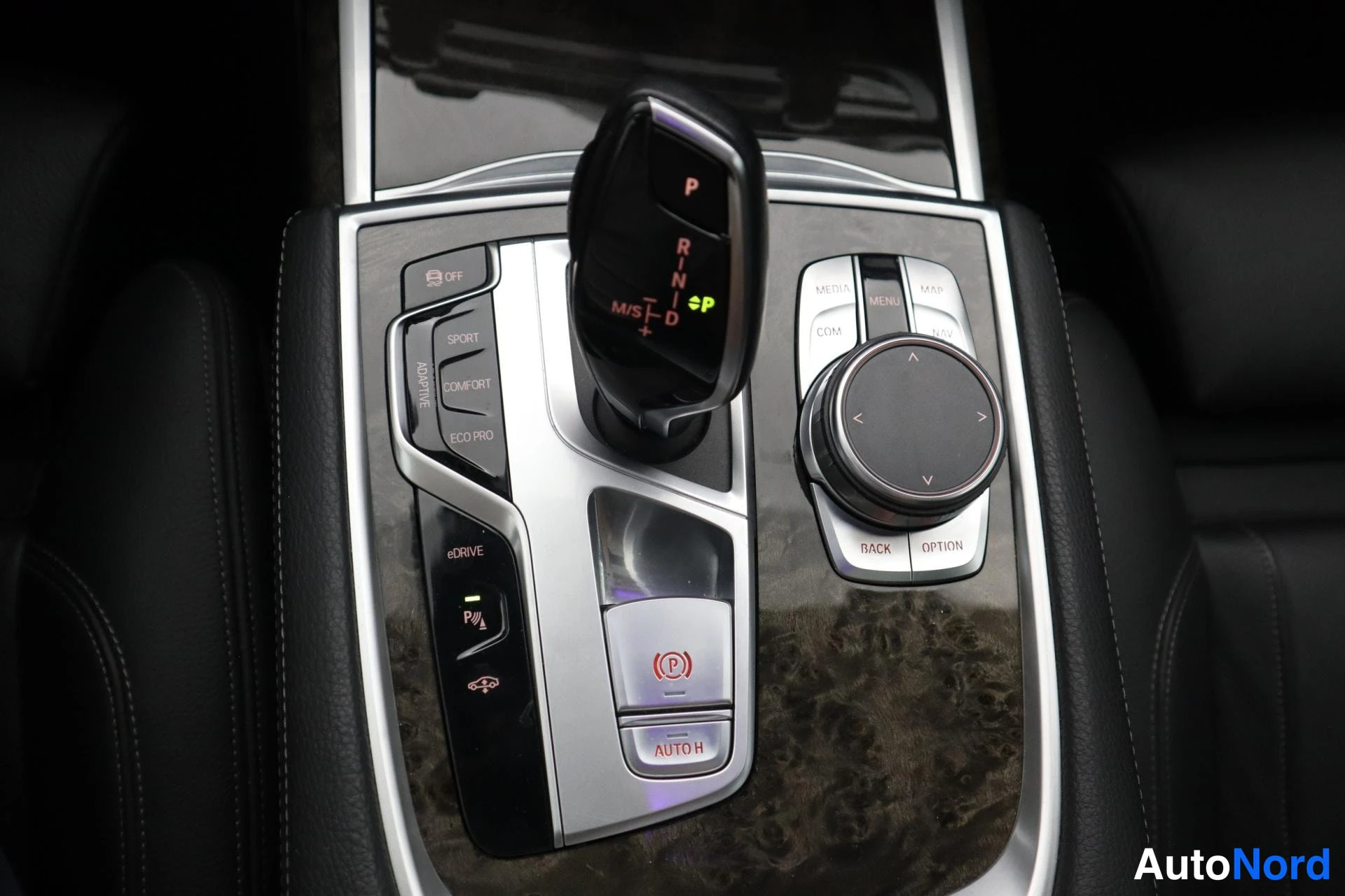 Musta BMW 740 2019, kuva 25