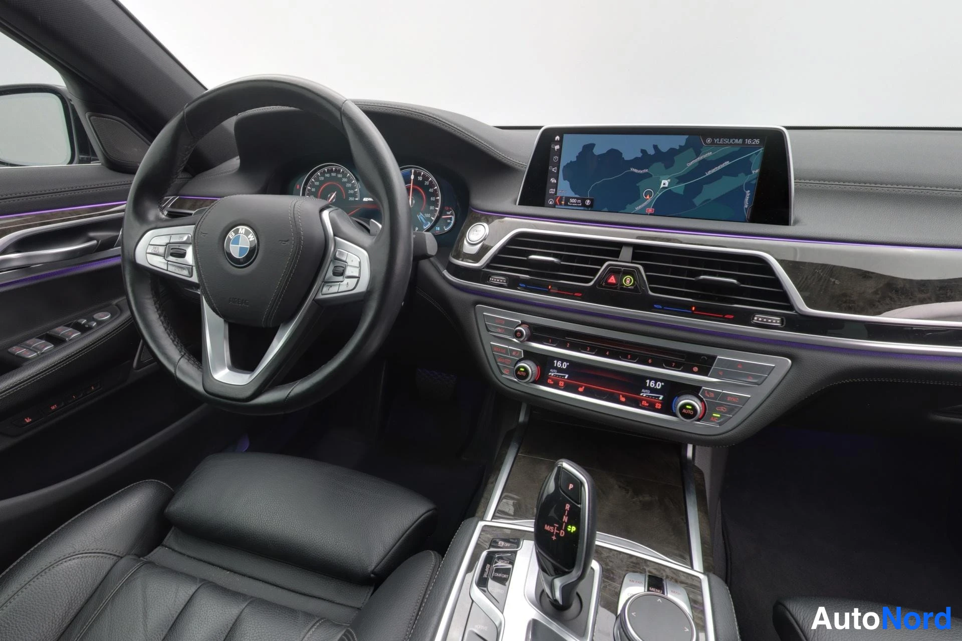 Musta BMW 740 2019, kuva 8