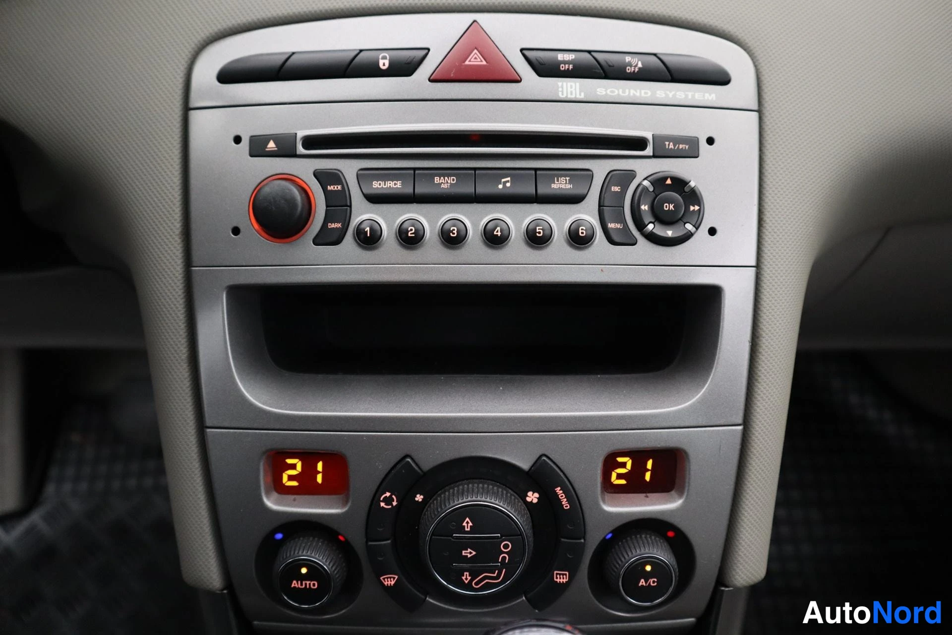 Sininen Peugeot 308 2010, kuva 15