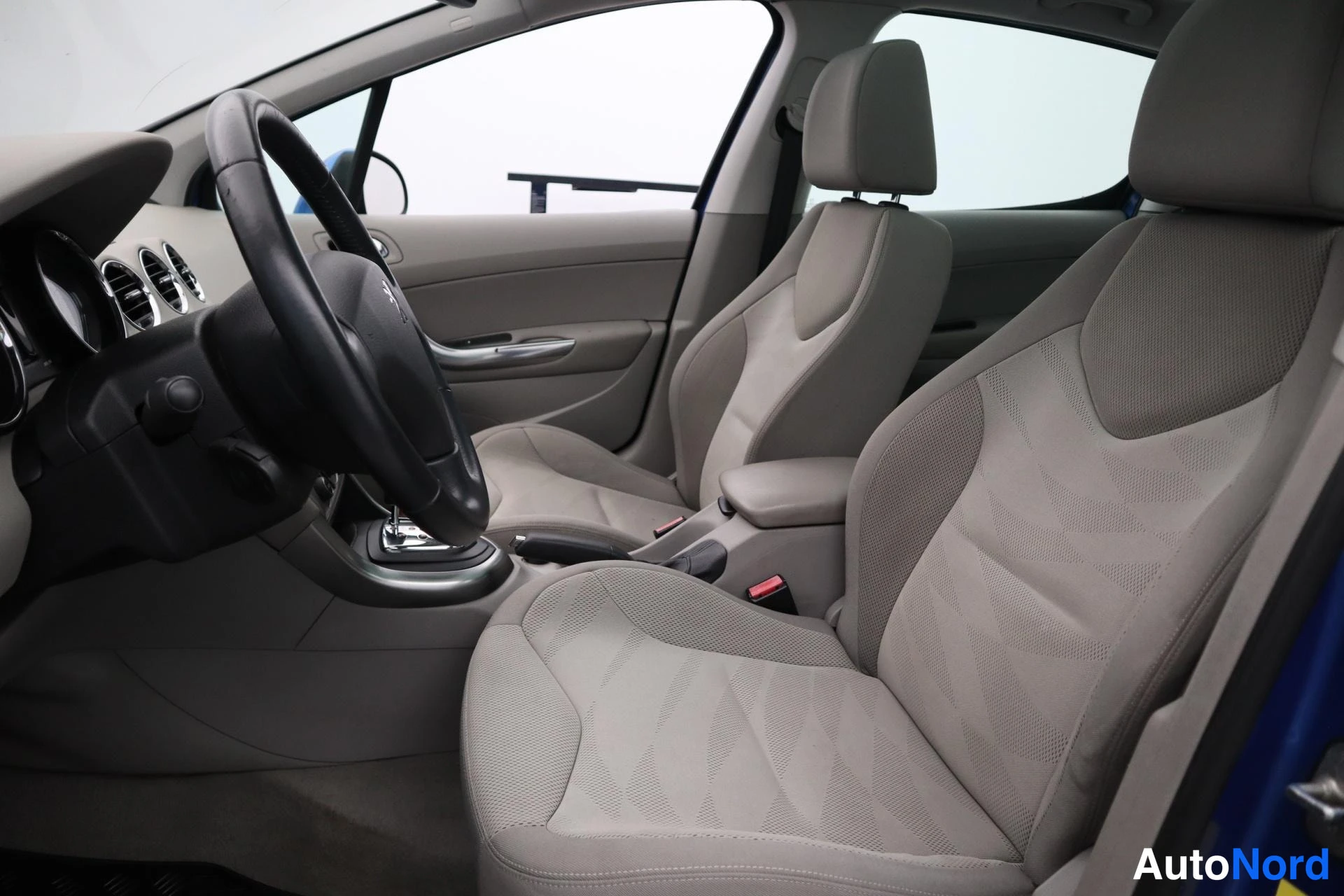 Sininen Peugeot 308 2010, kuva 8