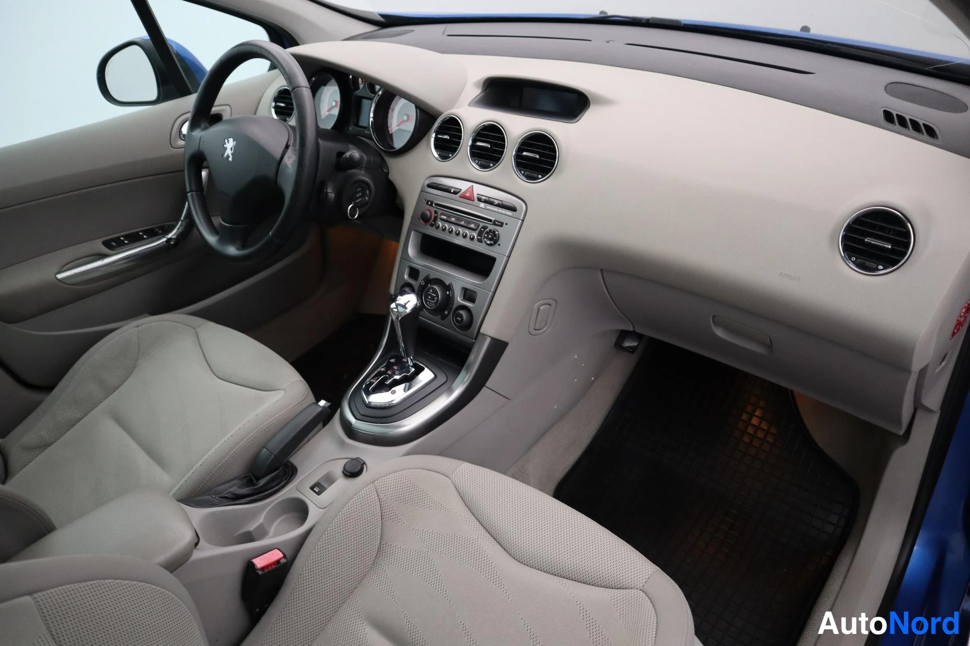 Sininen Peugeot 308 2010, kuva 9