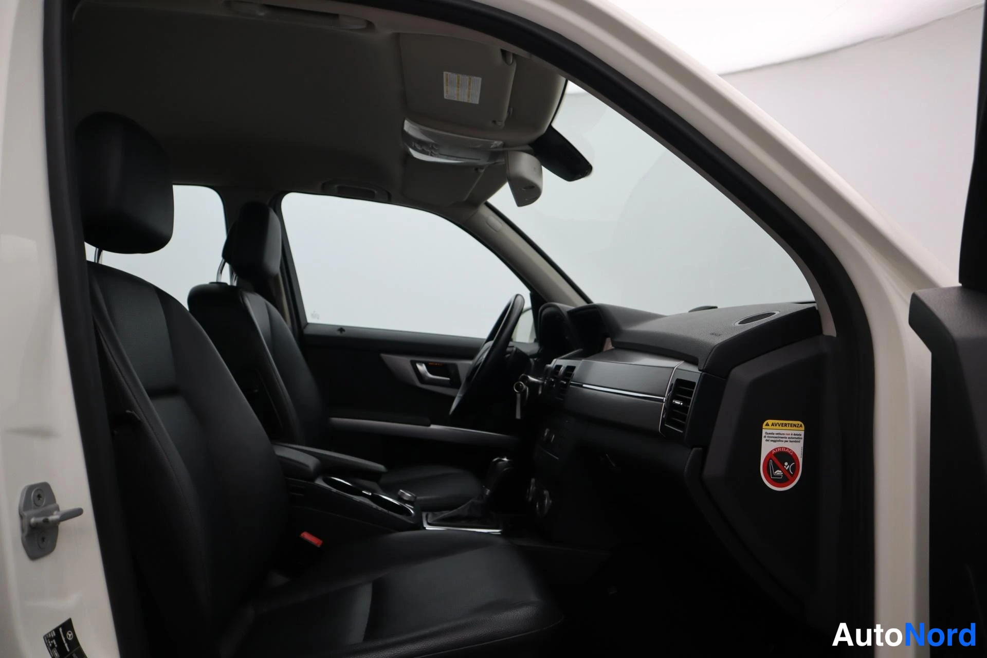 Valkoinen Mercedes-Benz GLK 2011, kuva 11
