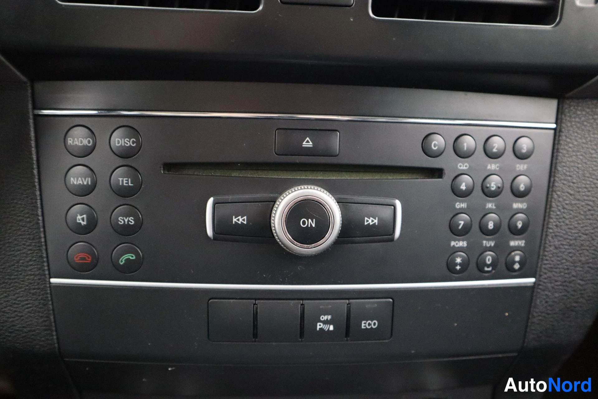 Valkoinen Mercedes-Benz GLK 2011, kuva 17