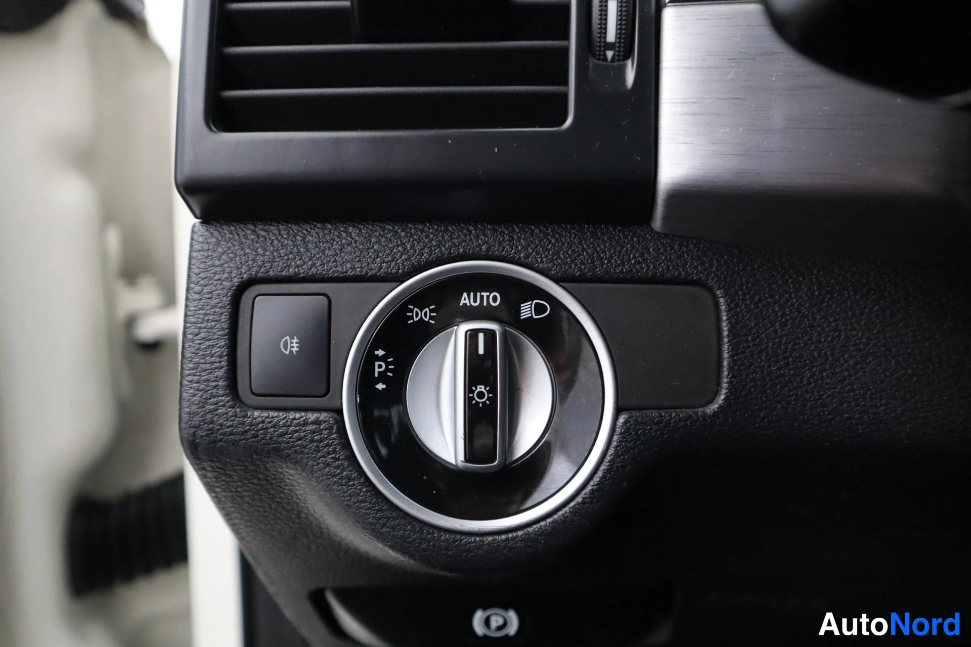 Valkoinen Mercedes-Benz GLK 2011, kuva 20