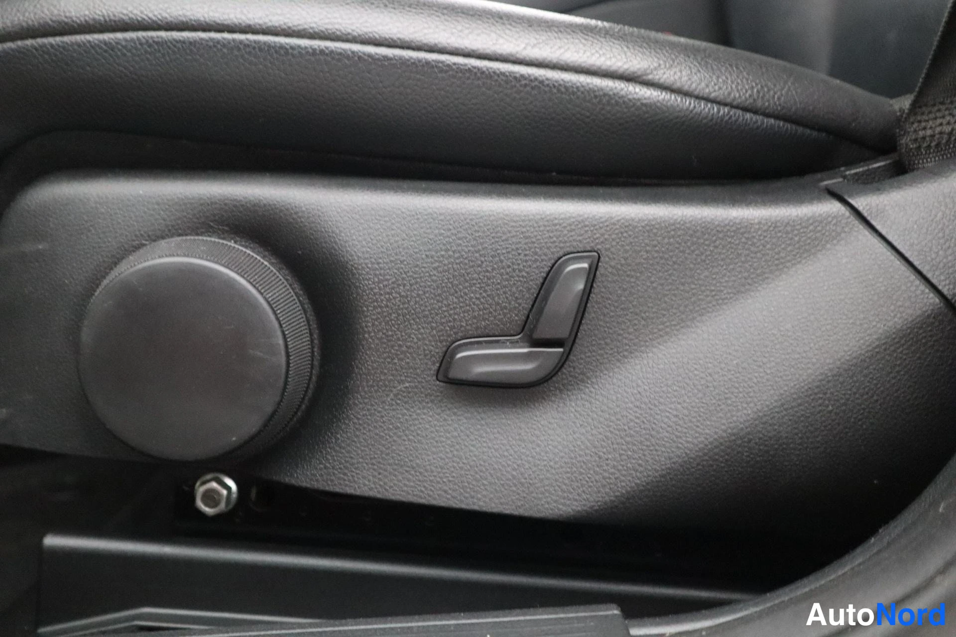 Valkoinen Mercedes-Benz GLK 2011, kuva 23