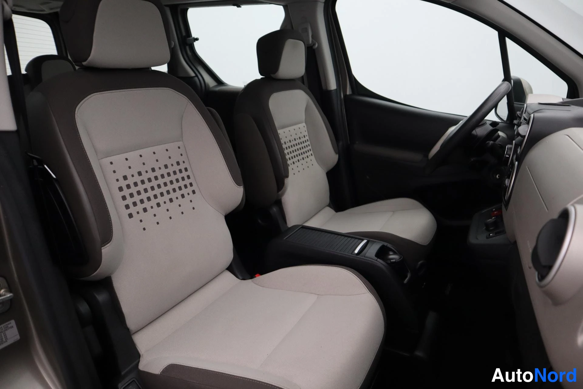 Harmaa Citroen Berlingo 2014, kuva 13