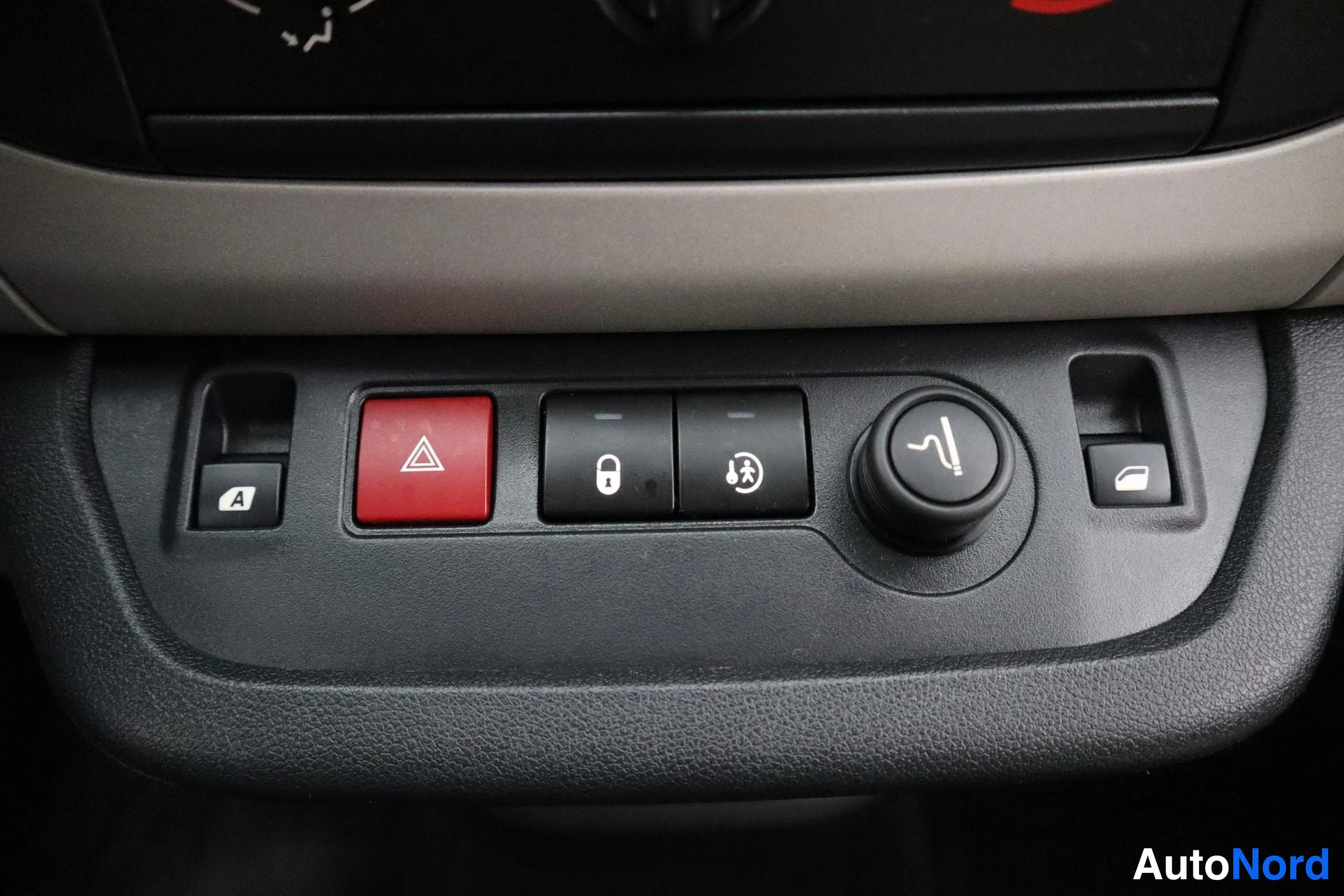 Harmaa Citroen Berlingo 2014, kuva 18