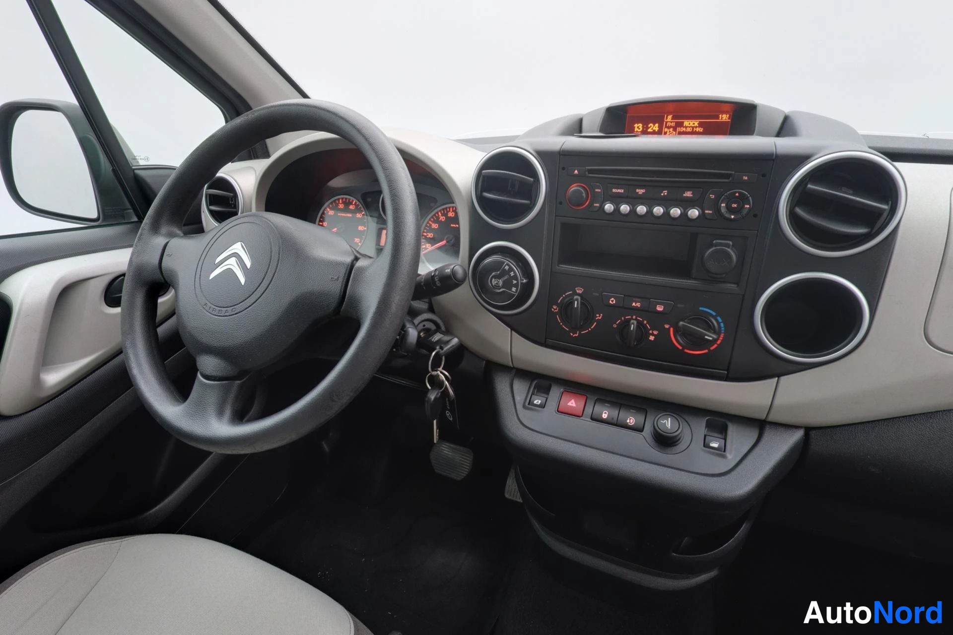 Harmaa Citroen Berlingo 2014, kuva 9
