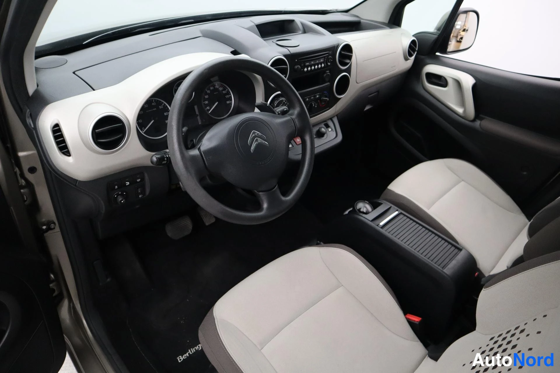 Harmaa Citroen Berlingo 2014, kuva 10
