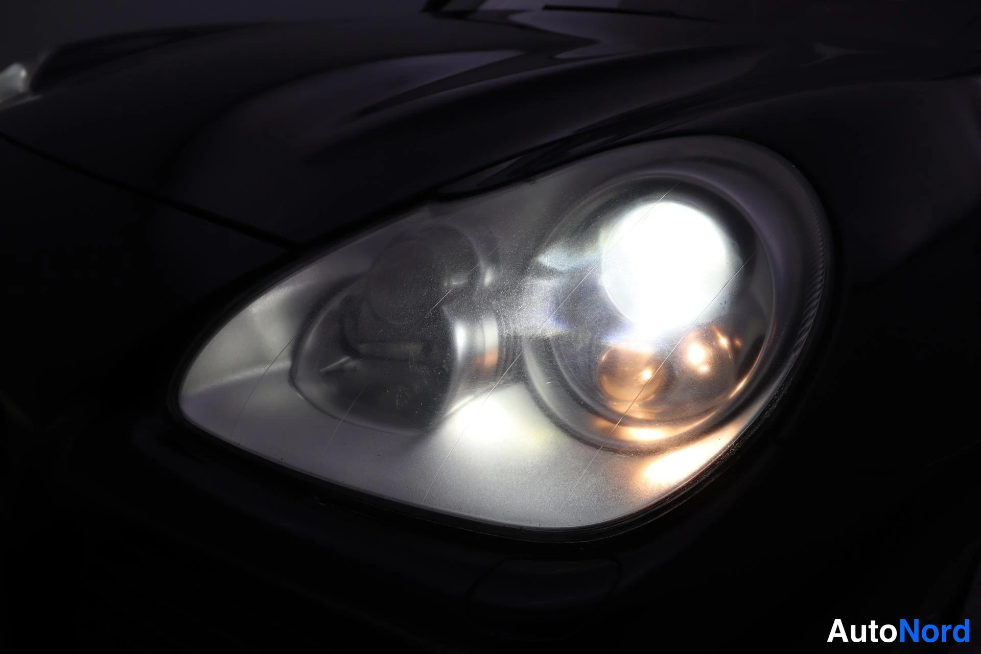 Musta Porsche Cayenne 2006, kuva 31