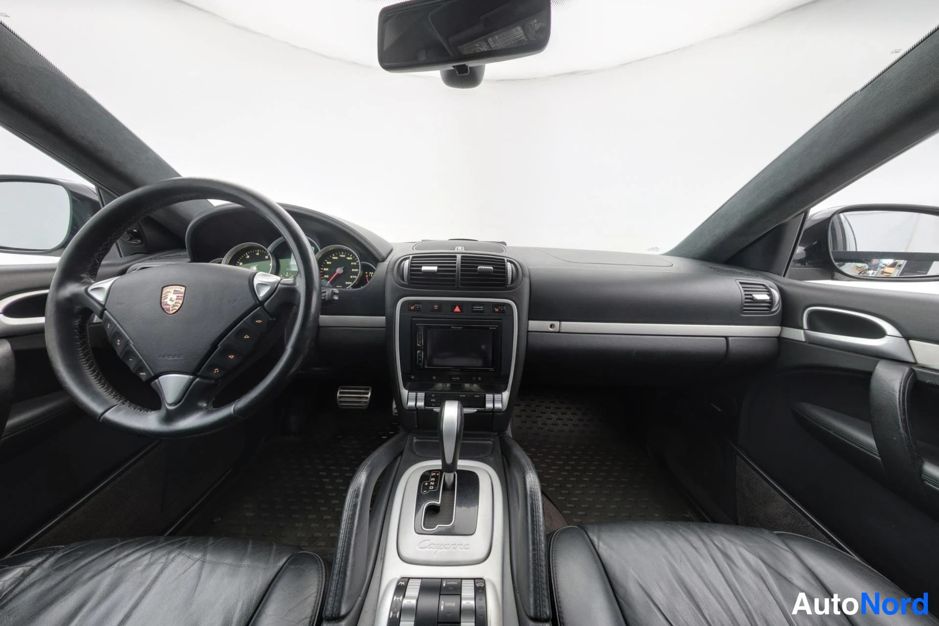 Musta Porsche Cayenne 2006, asiakirja, kuva 8
