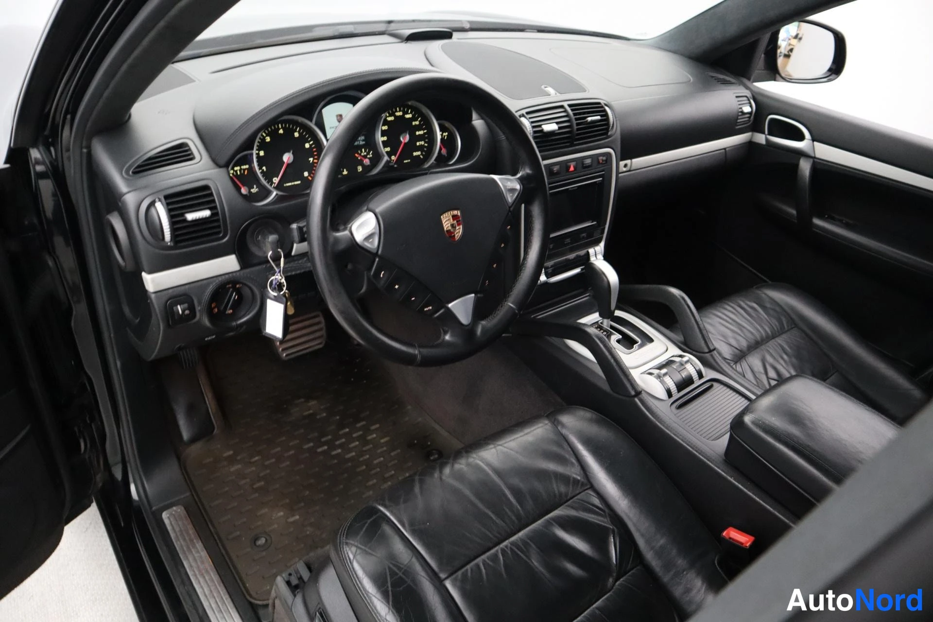 Musta Porsche Cayenne 2006, kuva 11