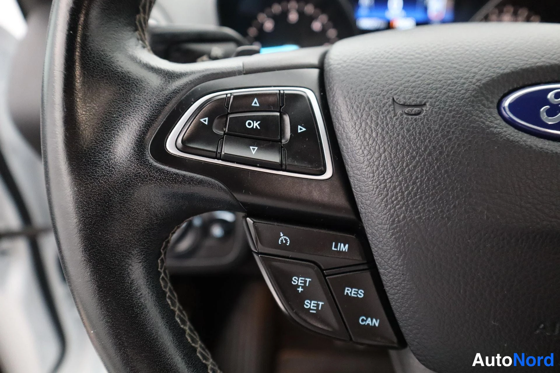 Valkoinen Ford Kuga 2017, kuva 21