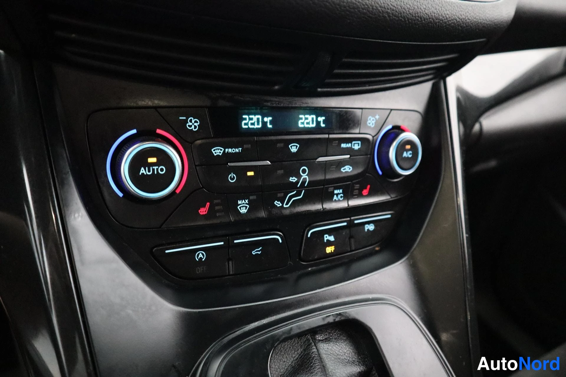 Valkoinen Ford Kuga 2017, kuva 25