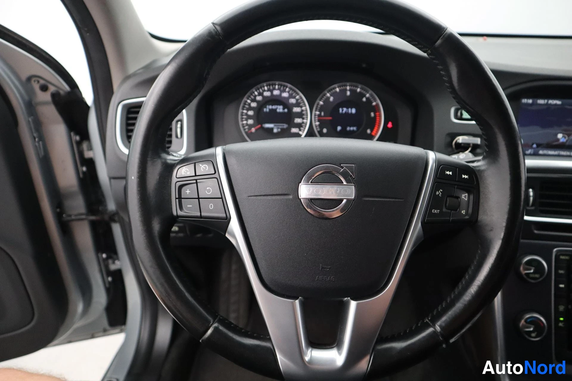 Hopea Volvo V60 2012, kuva 17