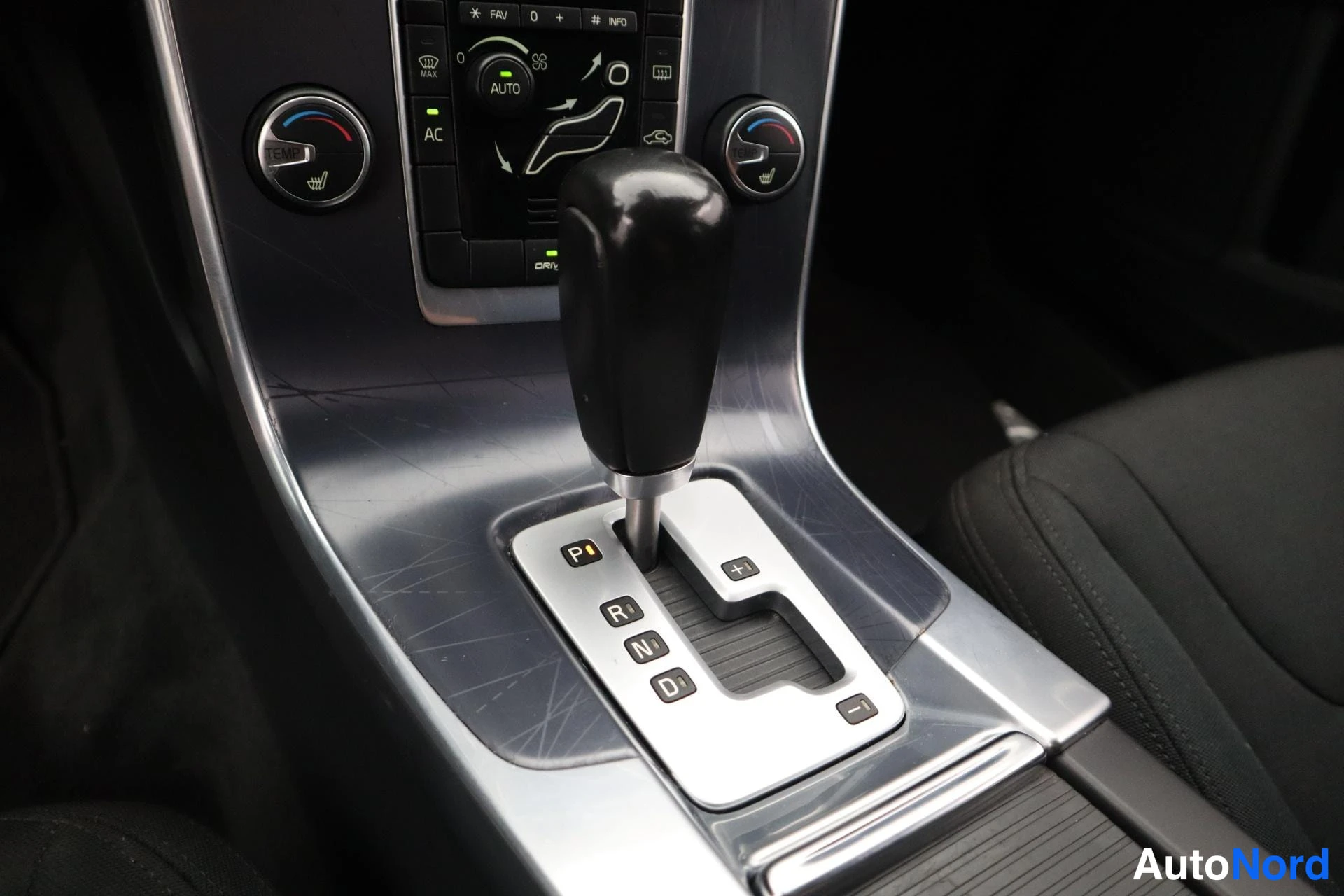 Hopea Volvo V60 2012, kuva 20