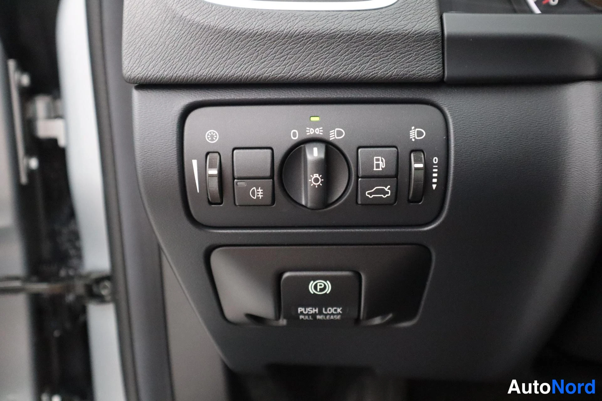 Hopea Volvo V60 2012, kuva 26