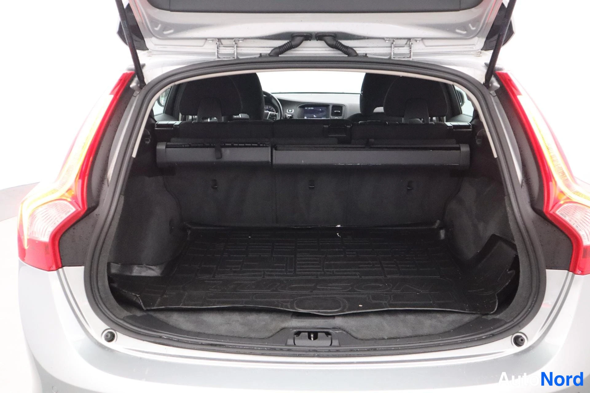 Hopea Volvo V60 2012, takaa, kuva 7