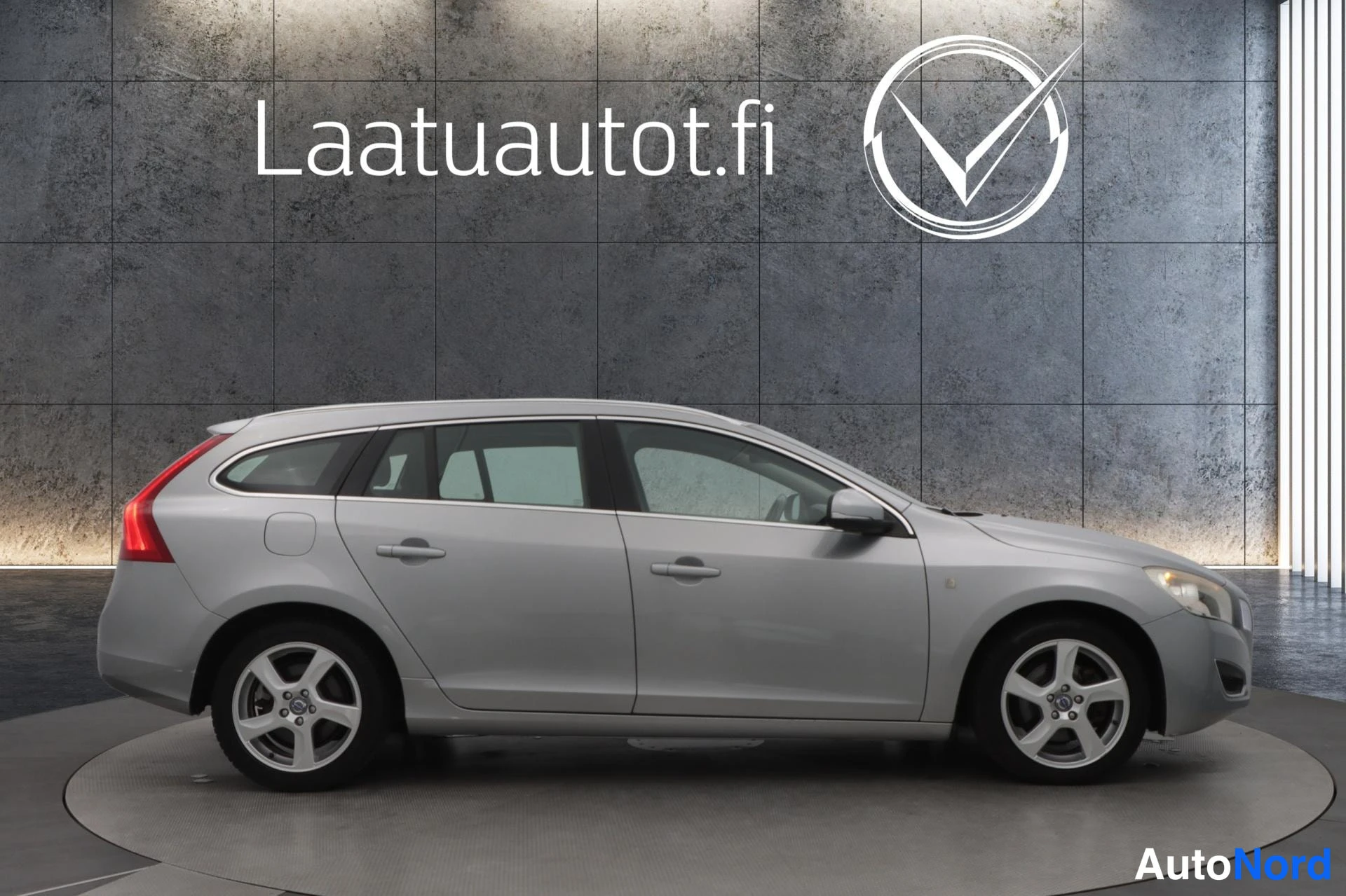 Hopea Volvo V60 2012, sivulta, kuva 3