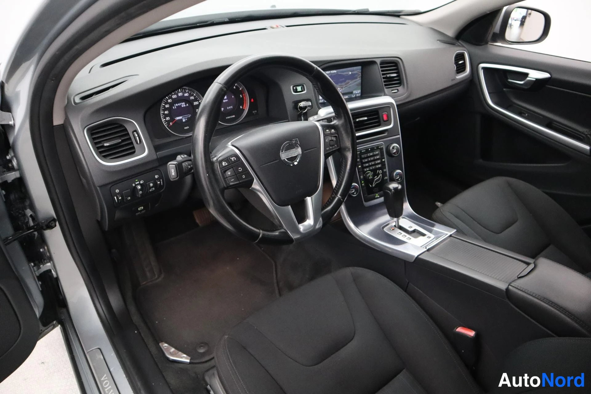 Hopea Volvo V60 2012, kuva 11