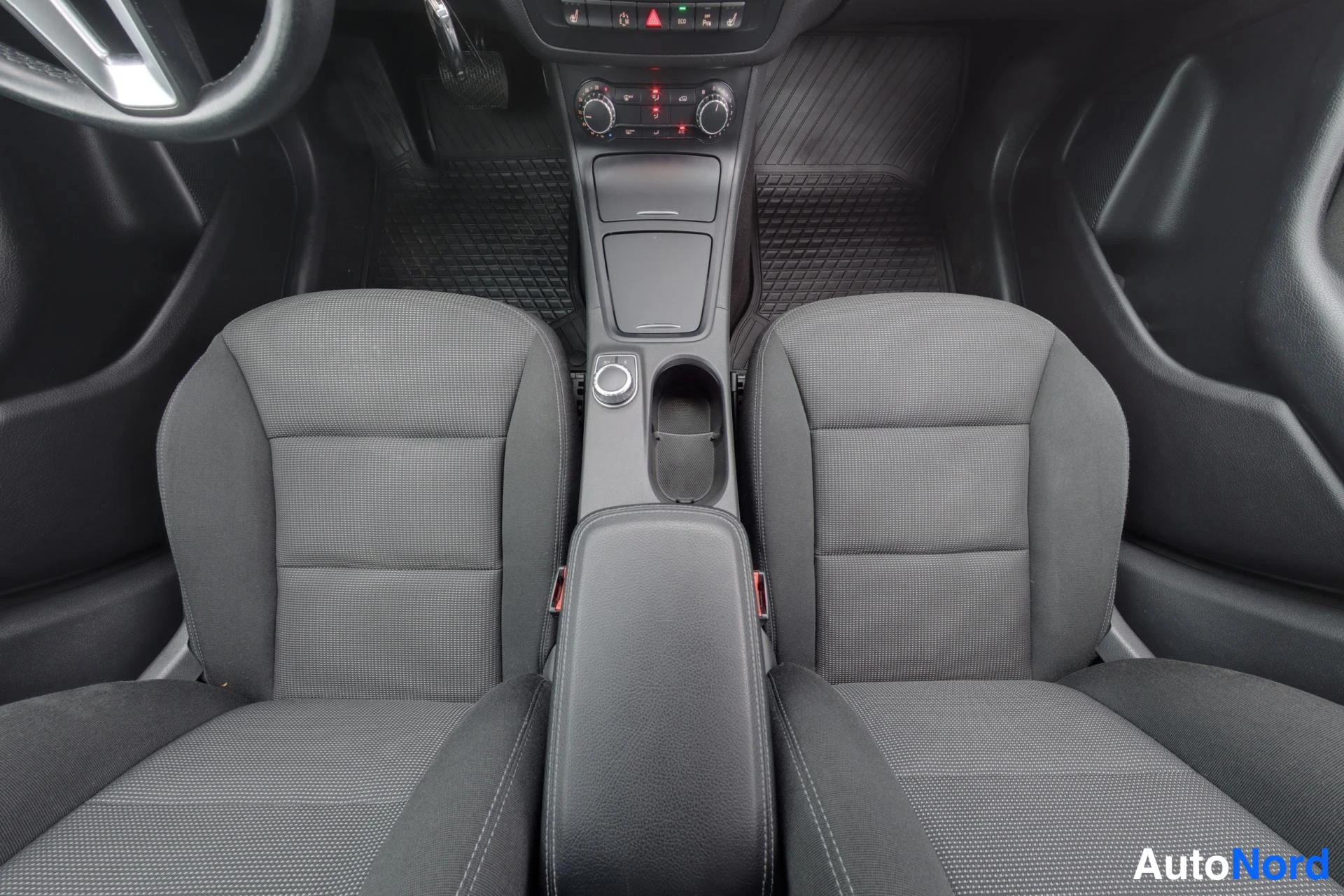 Harmaa Mercedes-Benz B 2012, kuva 21