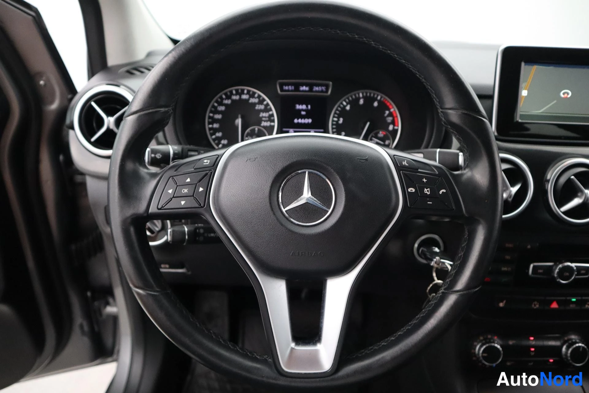 Harmaa Mercedes-Benz B 2012, yksityiskohta, kuva 9