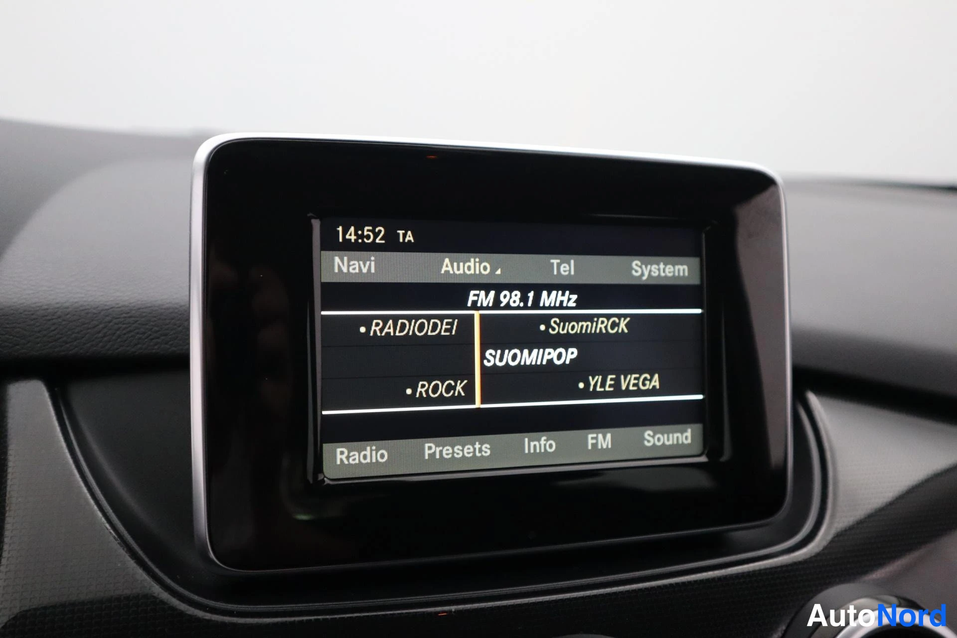 Harmaa Mercedes-Benz B 2012, kuva 22