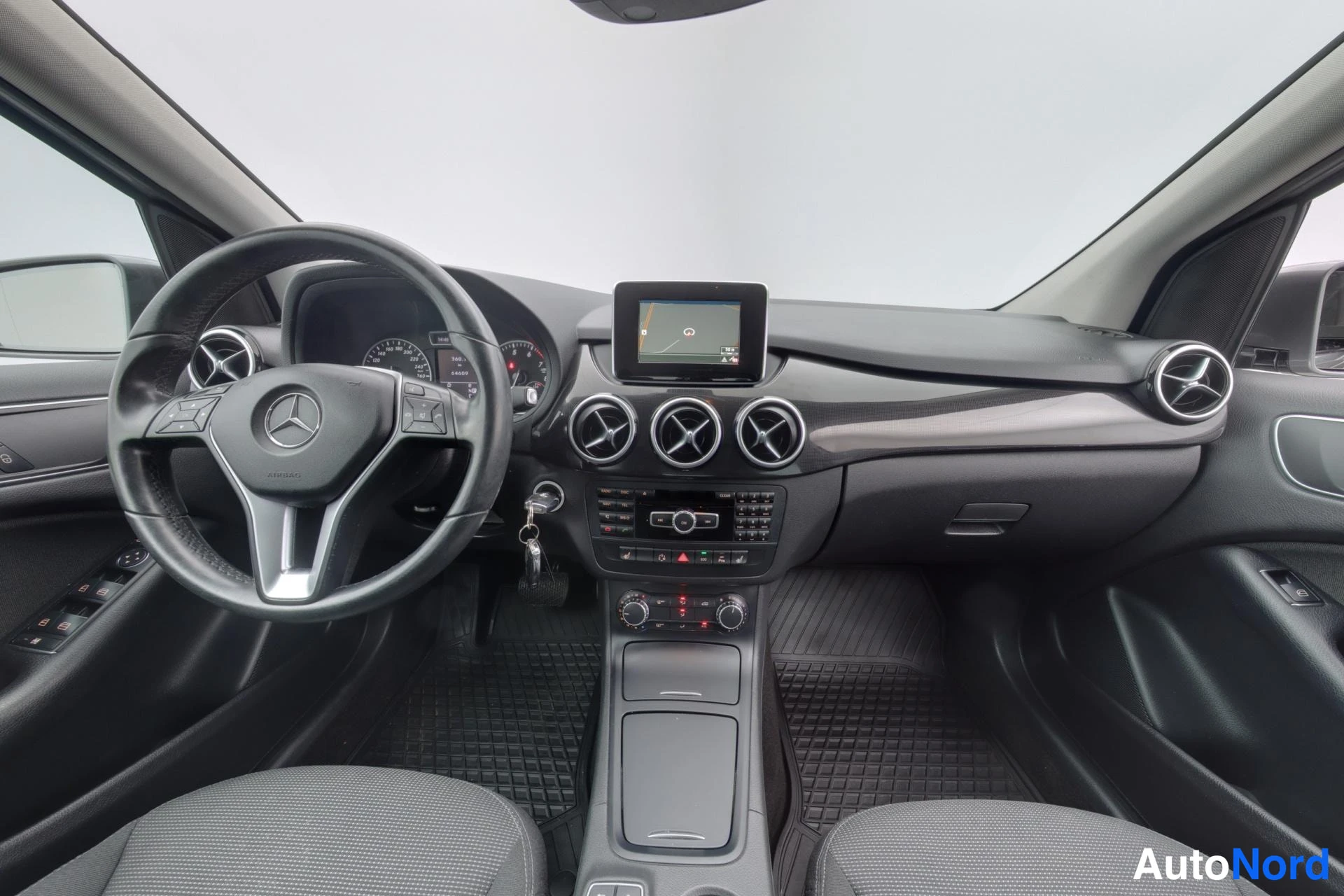 Harmaa Mercedes-Benz B 2012, kuva 13